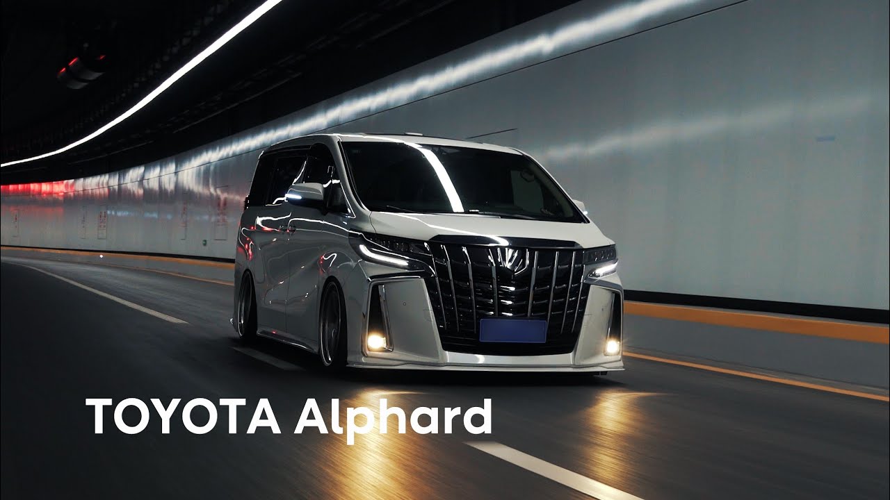 The White knight ! Toyota Alphard - 4K