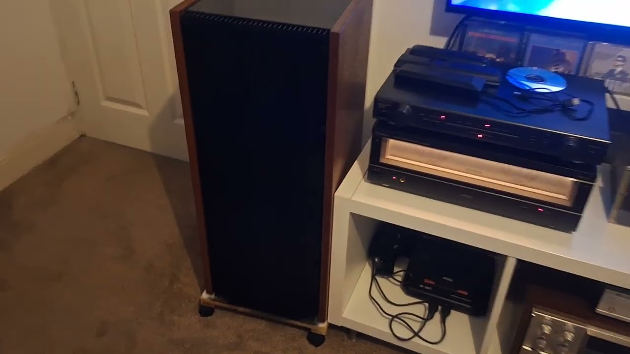 Cambridge audio r40  speakers 