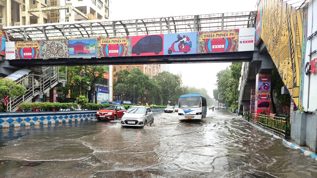 Kolkata Walking Tour in Rain - Cyclone Remal effect in Kolkata - Heavy Rain