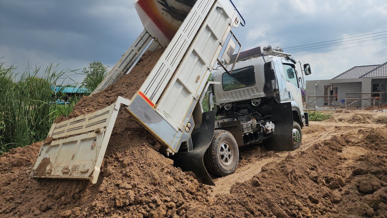 เรียบร้อยเจ้าอินทรีย์ ถอยผิดชีวิตเปลี่ยน Dump Truck