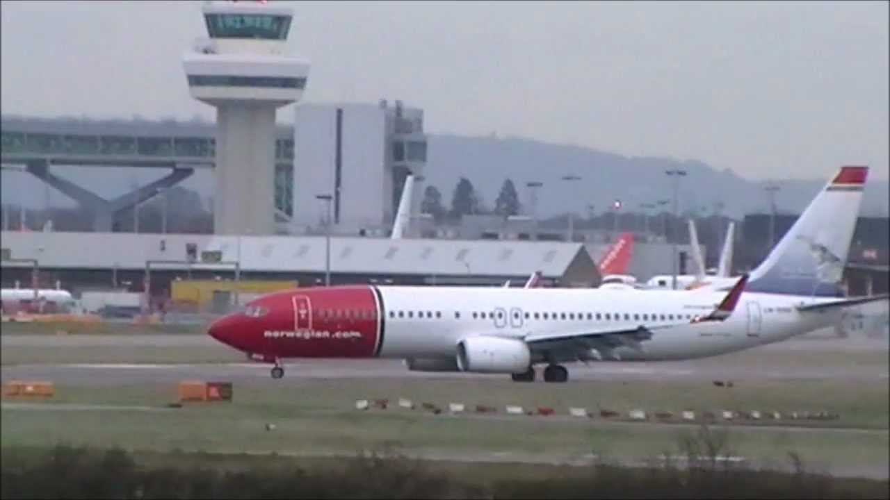 Planes at Gatwick Airport LGW | 20/12/11
