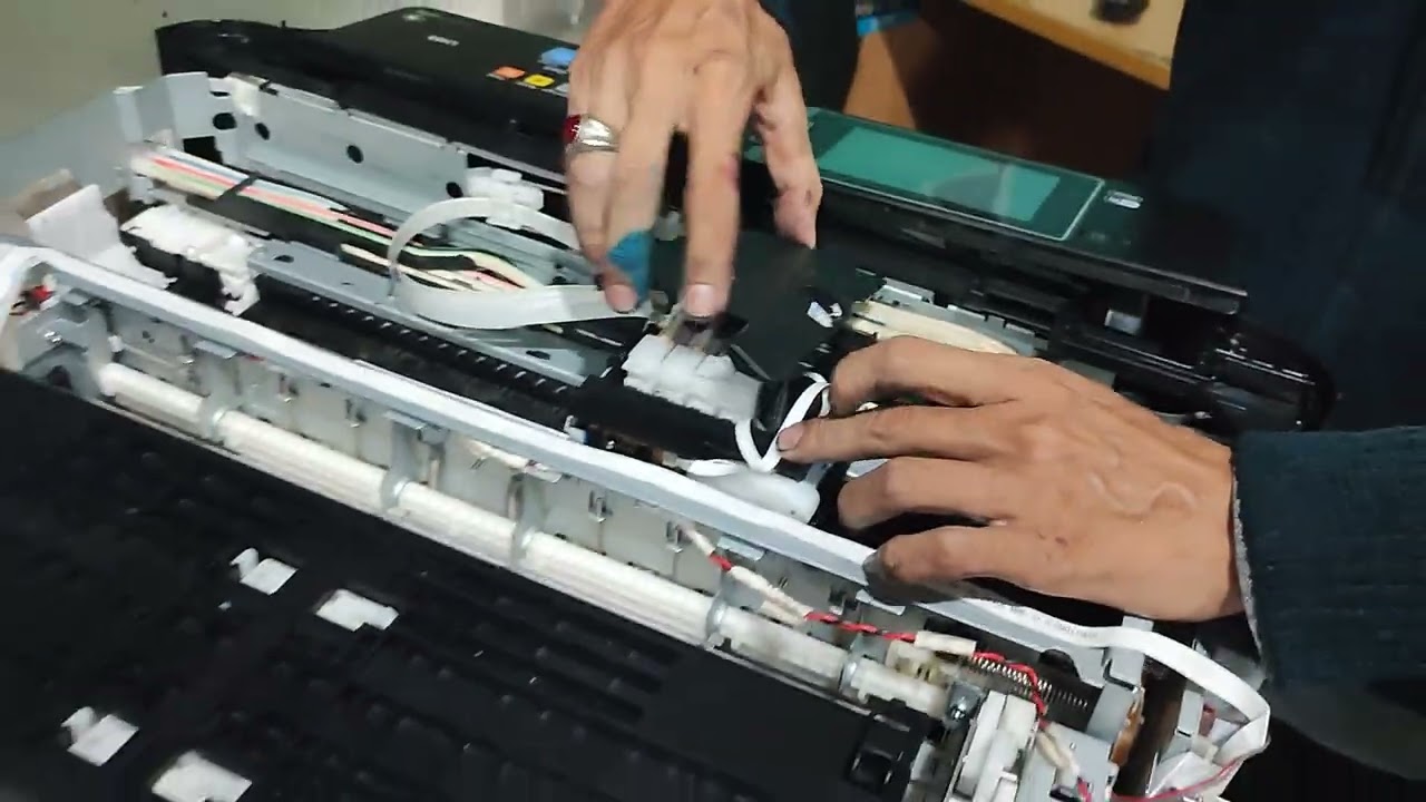 Ошибка замятия бумаги в двустороннем принтере Epson L1455. Как её исправить? Вот решение.