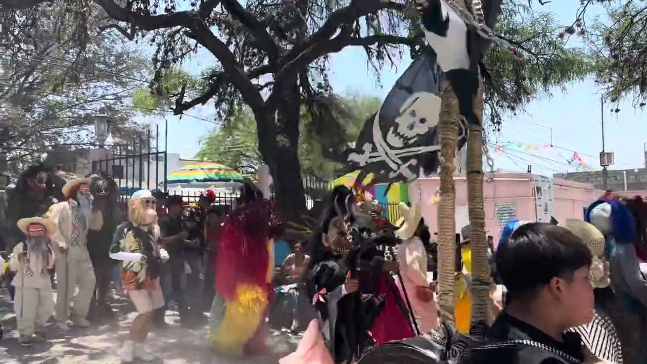 Llega de Frashicos y Banda a la iglesia de Pinto || Fiesta en Honor a la Santa Cruz ✝️ 2025