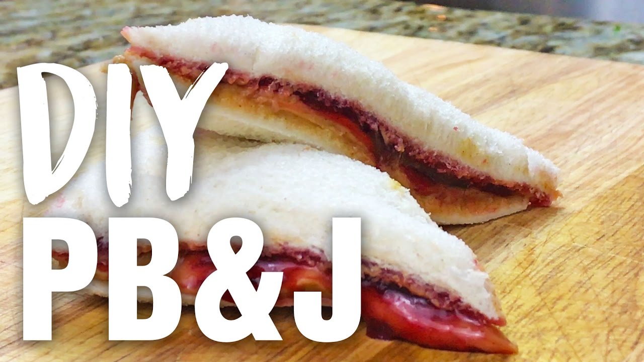 HOW TO MAKE A PB&J SANDWICH