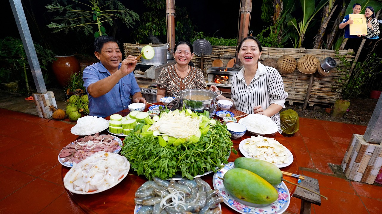 Ăn lẩu cua đồng miền t&acirc;y rau vườn si&ecirc;u ngon ở qu&ecirc; nh&agrave; Phan Diễm