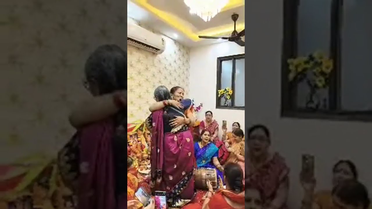 Kamla Dasila Bhajan is liveजय माता की भक्तों आज भजन कीर्तन में गई हूं द्वारिका में    