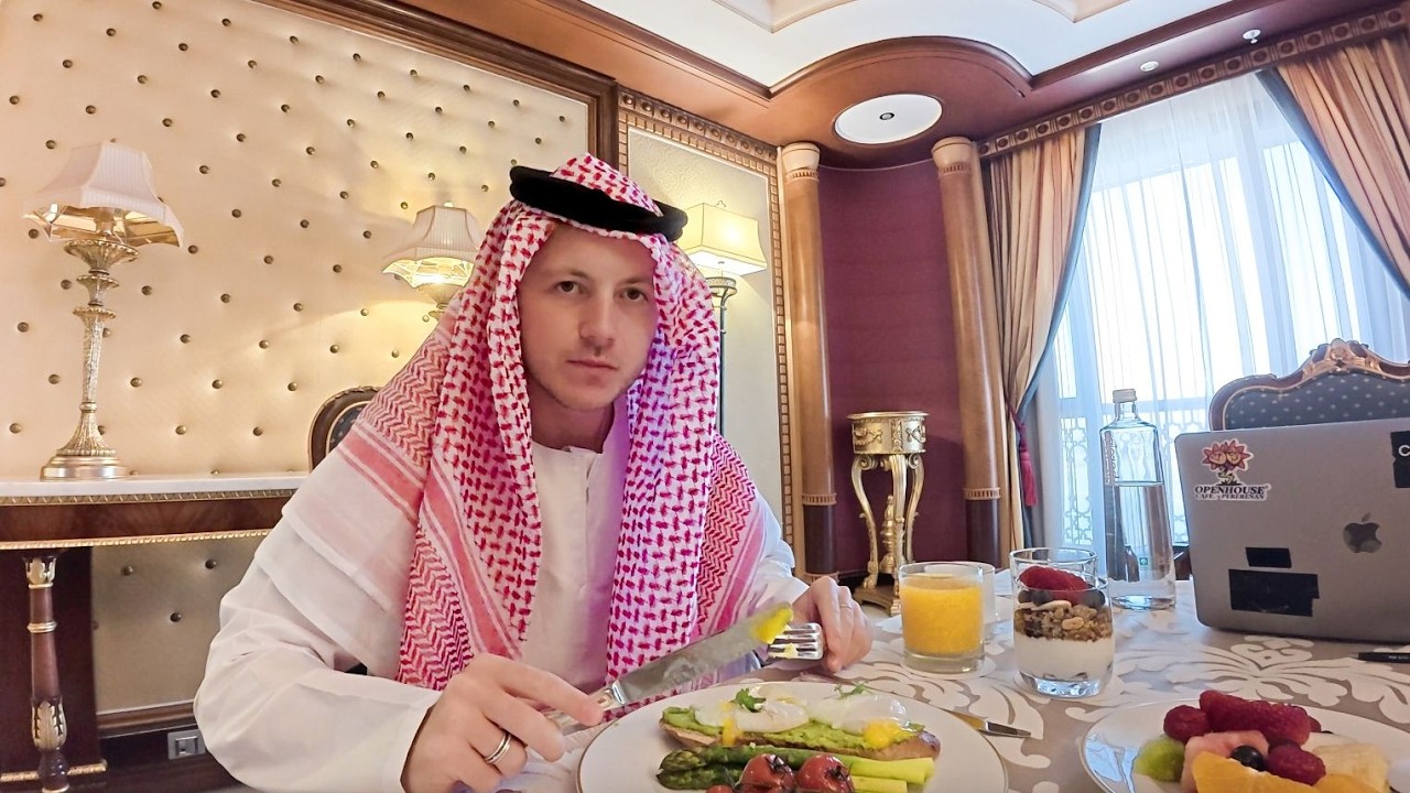I Stay in a $7500 Saudi Hotel Room (Ritz Carlton)🇸🇦