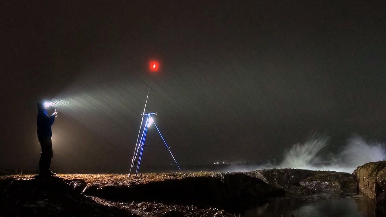 Shore Fishing for Cod in a Blizzard | Sea Fishing UK