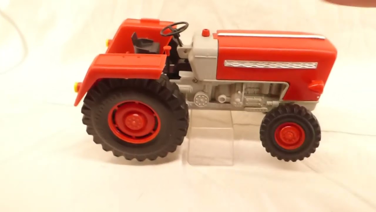ANKER SPIELZEUG - TRACTEUR ELECTRIQUE Presentation in operationMASSEY FERGUSSON ?