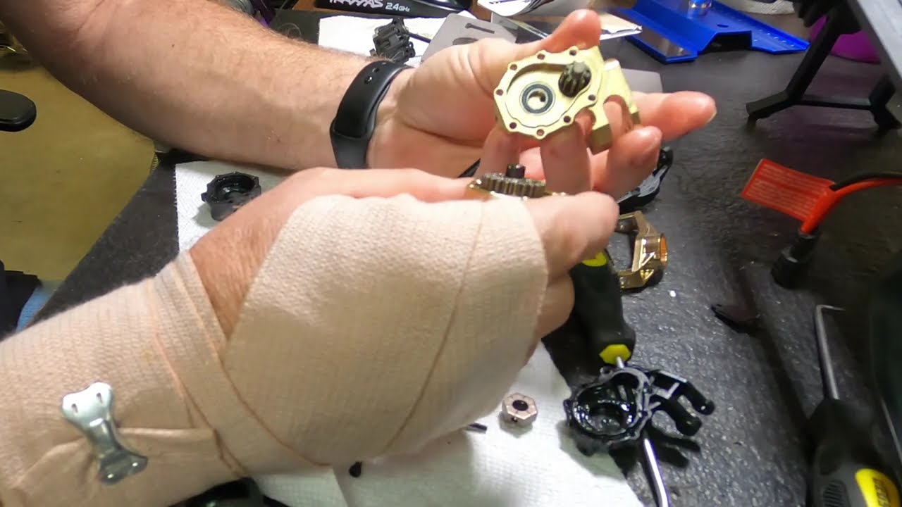 Trx4 Brass Upgrades - C-Hub - Steering Knuckle Portal Cover - How to Install Brass Upgrades