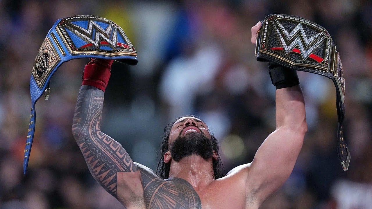 ROMAN REIGNS DEFEATS CODY RHODES