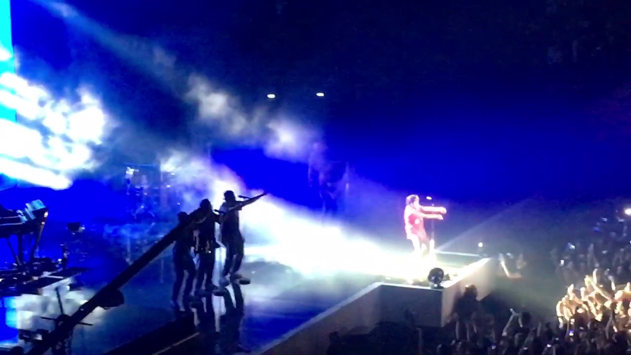 Bruno mars intro 24k magic WorldTour