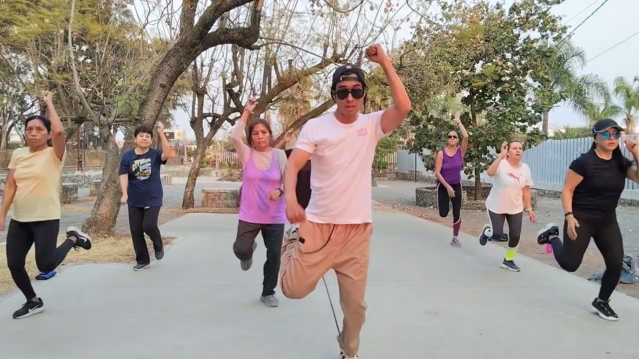 Z .U. M. B. A.  Cómo yo les hago que bailen en la clase de Dance Fit 