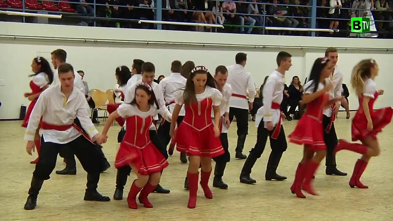 Veres Péter Középiskola Balmazújváros 12 B. szalagtűző tánca 2016.11.26.