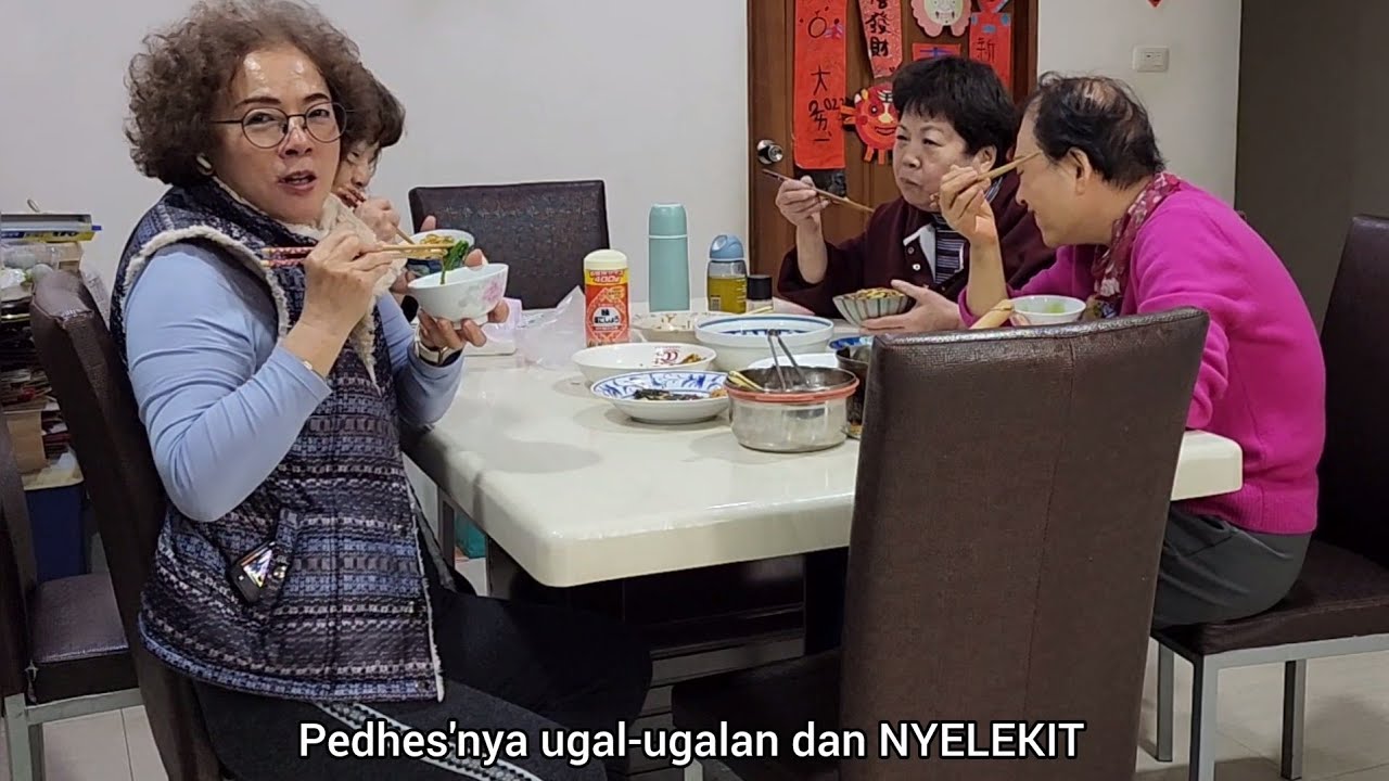 MAJIKAN NGAKAK LIAT ADEKNYA KEPEDESAN PAS COBAIN MAKANAN @yayukCiayo 