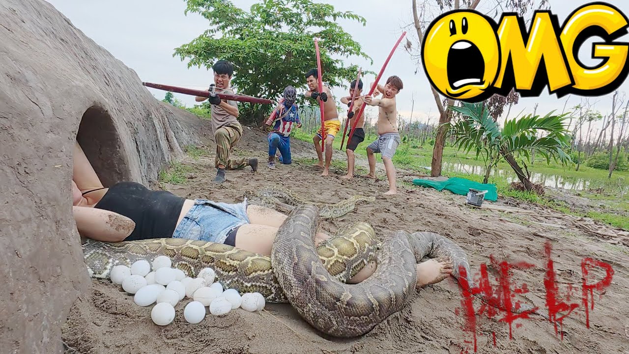 TERRIBLE! 4 Brave Hunters Save Ethnic Girl Attacked by 3 Giant Snakes