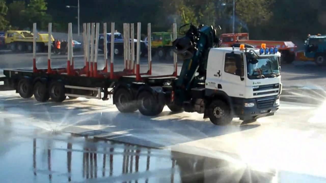 Areál bezpečné jízdy Ostrava - drifty náklaďáků