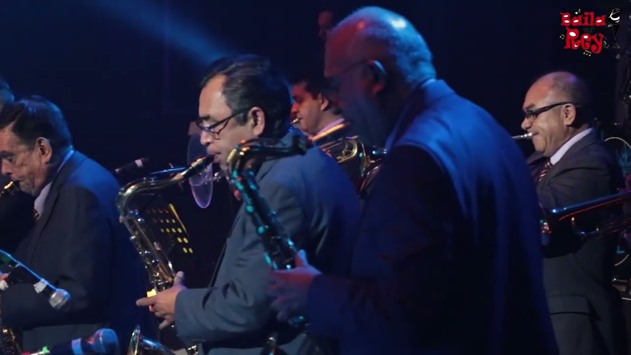 Mirando a las muchachas | Orquesta de Carlos Campos | Teatro Metropólitan