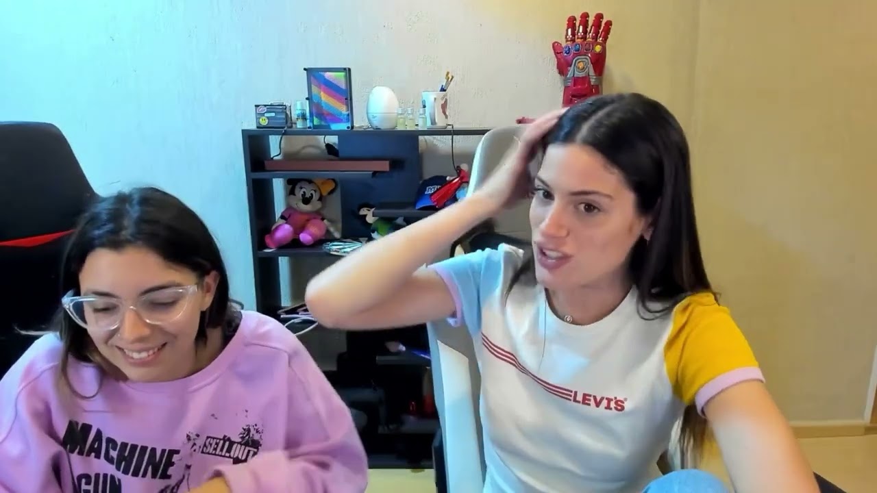 SOFI LE DICE A MILI TE PARECE A EMILIA PERO IGUAL ERES MÁS LINDA