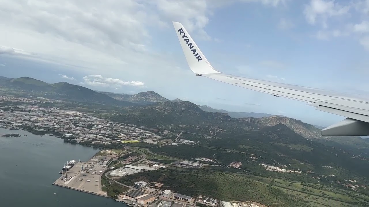 Sardaigne Ryanair Boeing 737 800 Décollage Olbia / Sardinia Ryanair Boeing 737 800 Take off Olbia