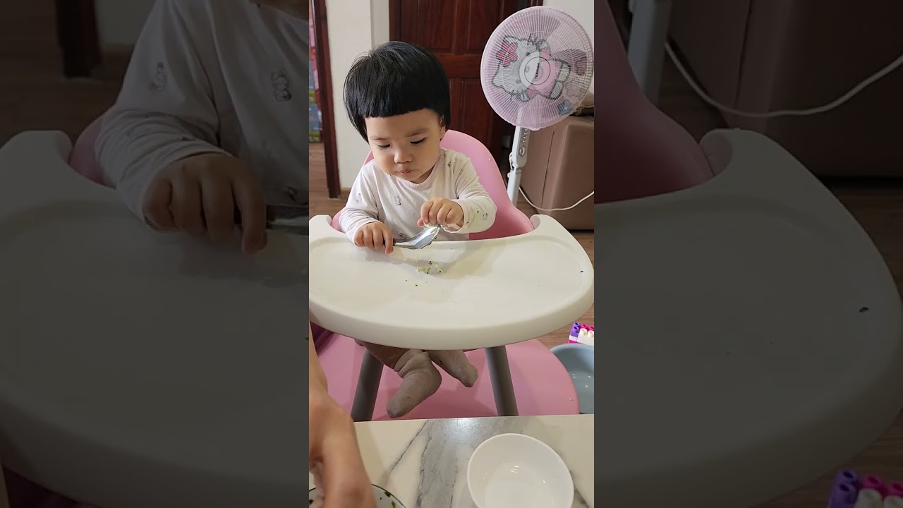 7.3.26 Hihi 12m+ trưa 11h20 mỳ sườn cải bó xôi
