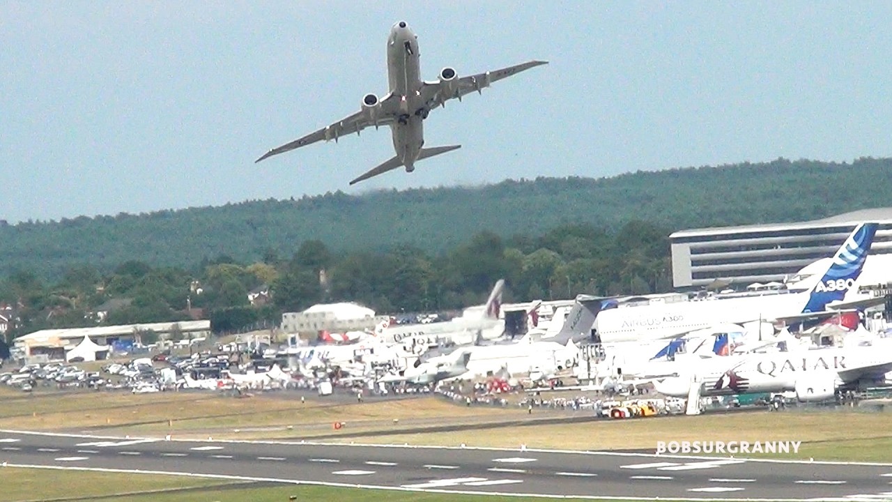 🇺🇸 Watch P-8 Poseidon TACTICAL TAKEOFFS With Rapid Combat Climbs 🚀