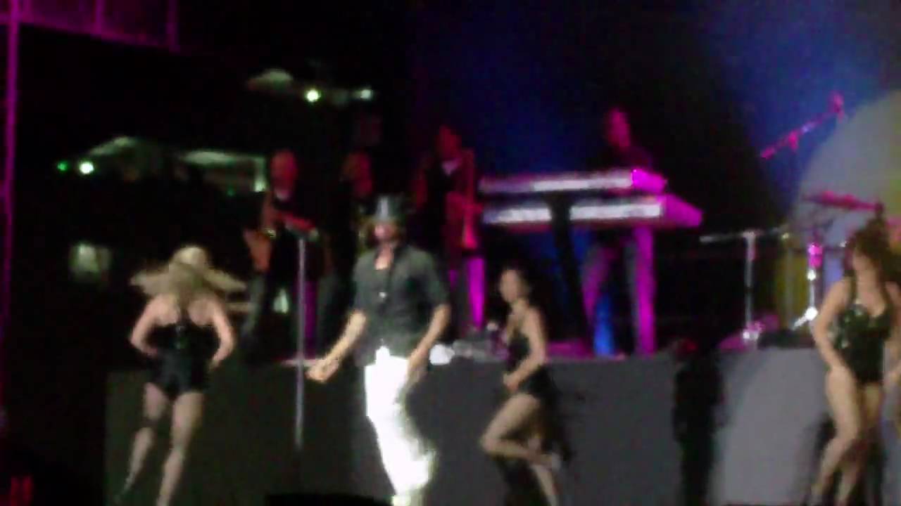 Ne-Yo - Because of You (Live)