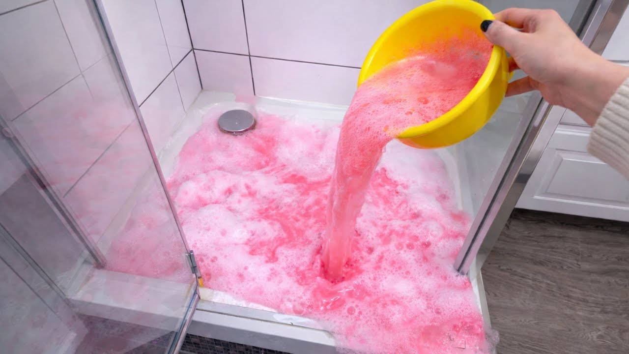 Rosa Wunder-Schaum! Dusche sauber ohne Schrubben