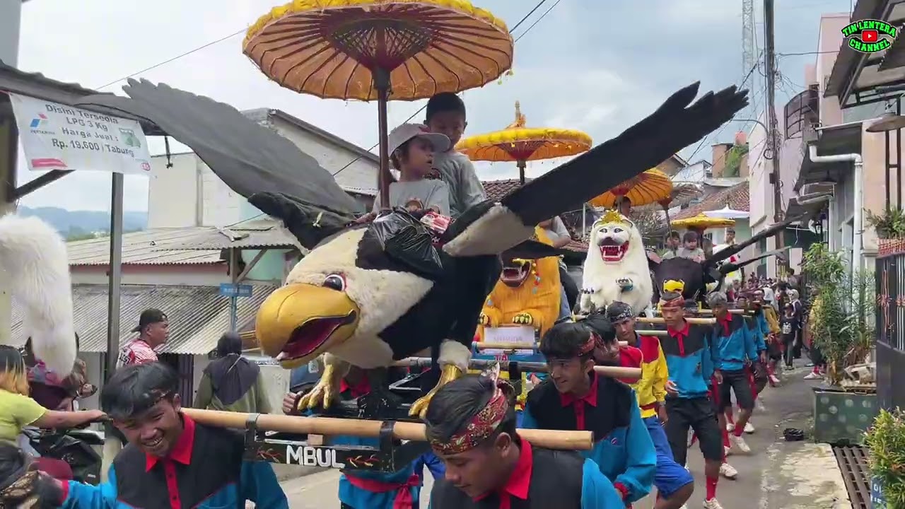 ARAK ARAKAN SENI BENJANG TIRTA ABADI DI LEGOK BADAK