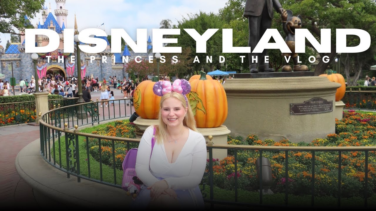 ✨We saw THE KARDASHIANS IN DISNEYLAND!✨ California Vlogs DAY 3! The Princess and the Vlog 🏰✨