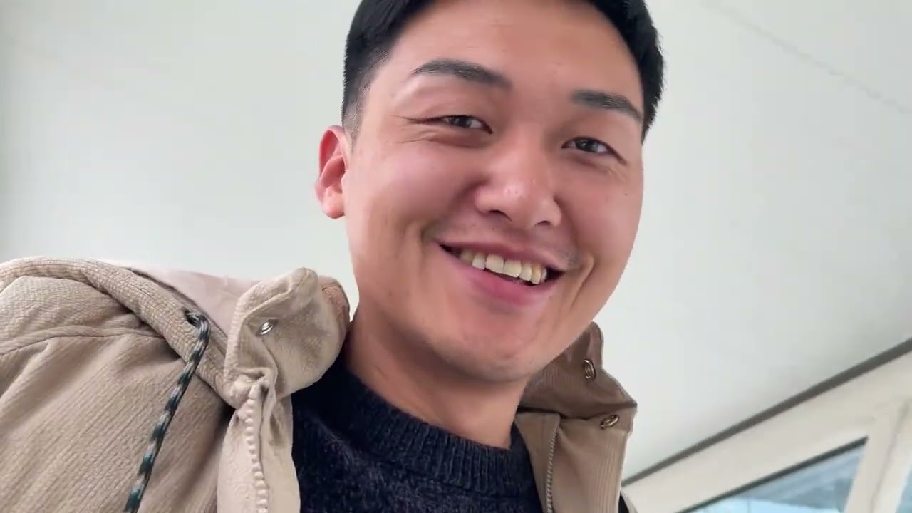 强子买车老妈反对，关键时刻外国儿媳妇出场，成功化解婆婆的顾虑 #强子扎拉跨国生活#强子和扎拉 #婆媳关系正能量 #新年大扫除