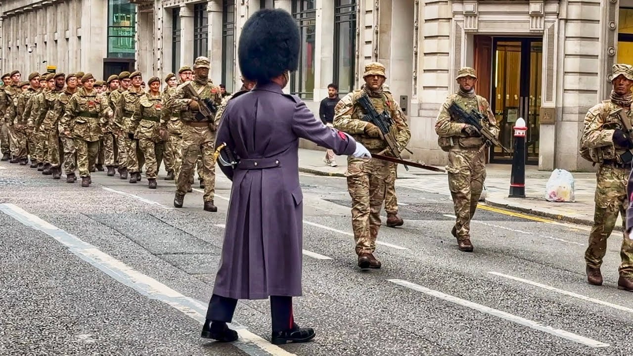 *CAUGHT ON CAMERA* LONDON DEMONSTRATES ITS MILITARY FORCE 🇬🇧