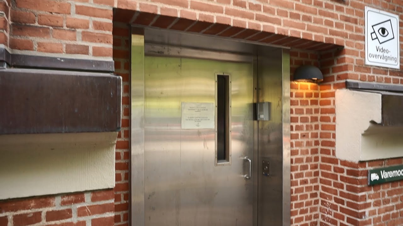 1990 ABB roped hydraulic elevator (2019 mod by KONE) @ Hotel Koldingfjord, Kolding, Denmark