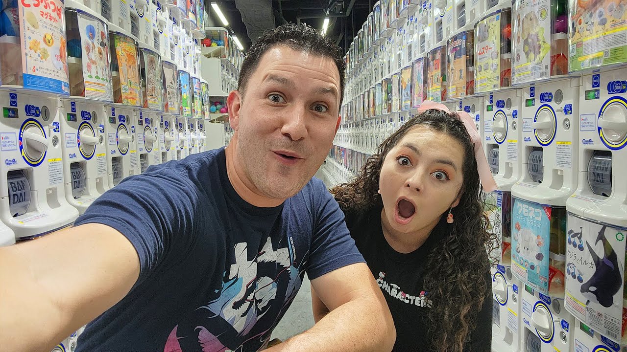 The World's Largest Gashapon Toy Store is in Japan!