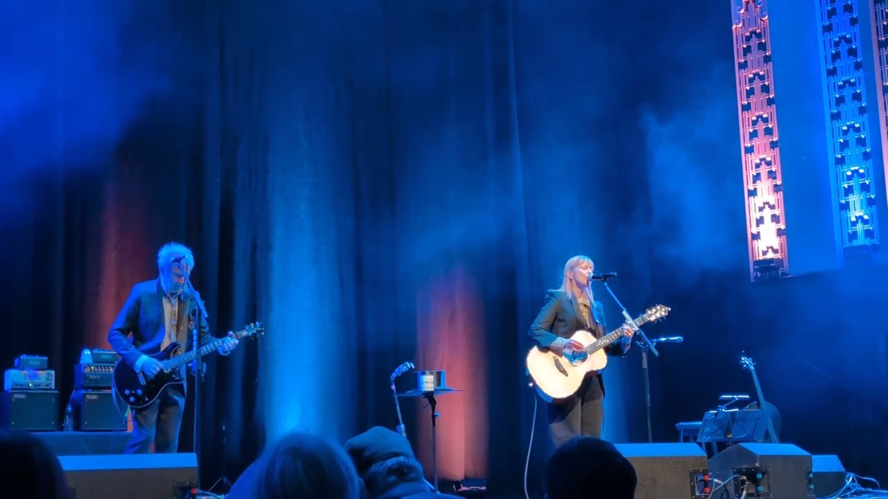 Suzanne Vega - Small Blue Thing 25/10/25