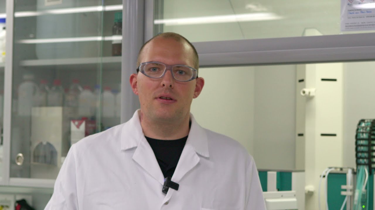 Parallel and automated titration of Total Acid Number (TAN) and Total Base Number (TBN)