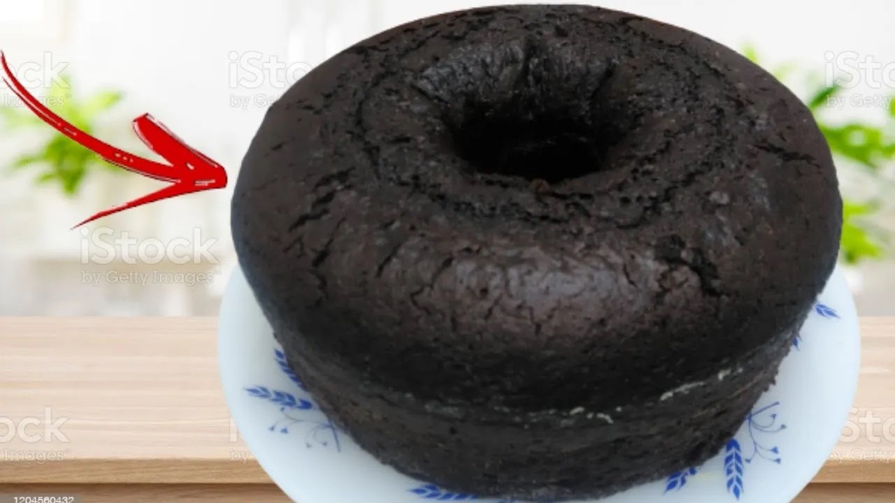 BOLO DE CHOCOLATE SIMPLES, receita fácil e super deliciosa #bolodechocolate #bolofácil