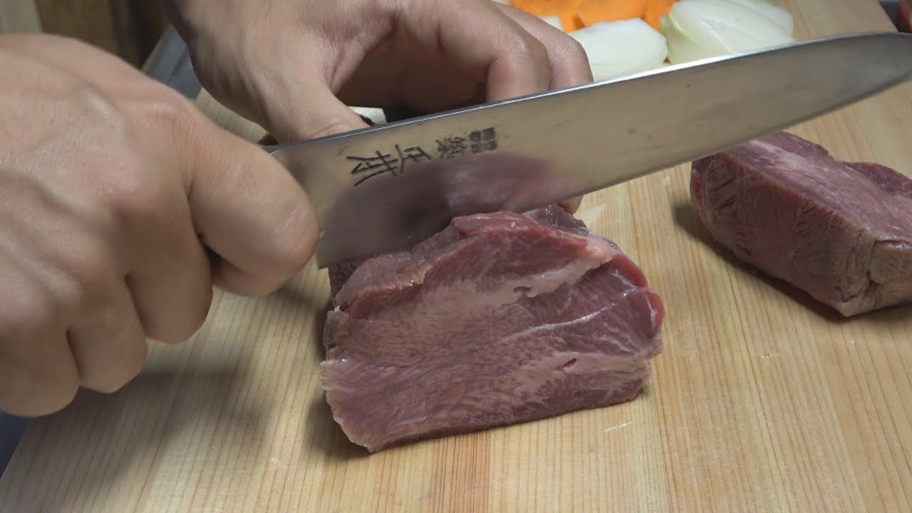 甘嚙みで破壊出来る牛タンブロックシチュー!!