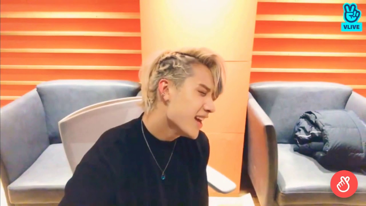 Bang Chan (Stray Kids) - Talking to the moon (cover)