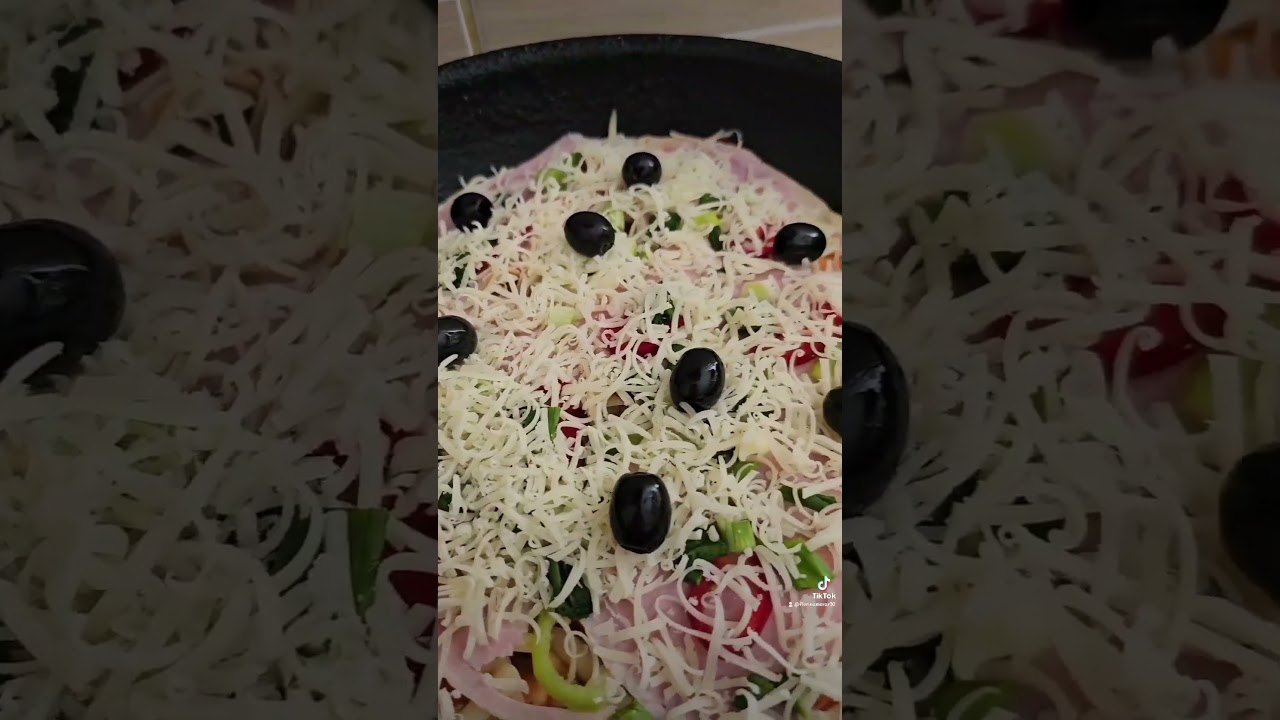 Pizza pe blat de lipie la tigaie ❤️