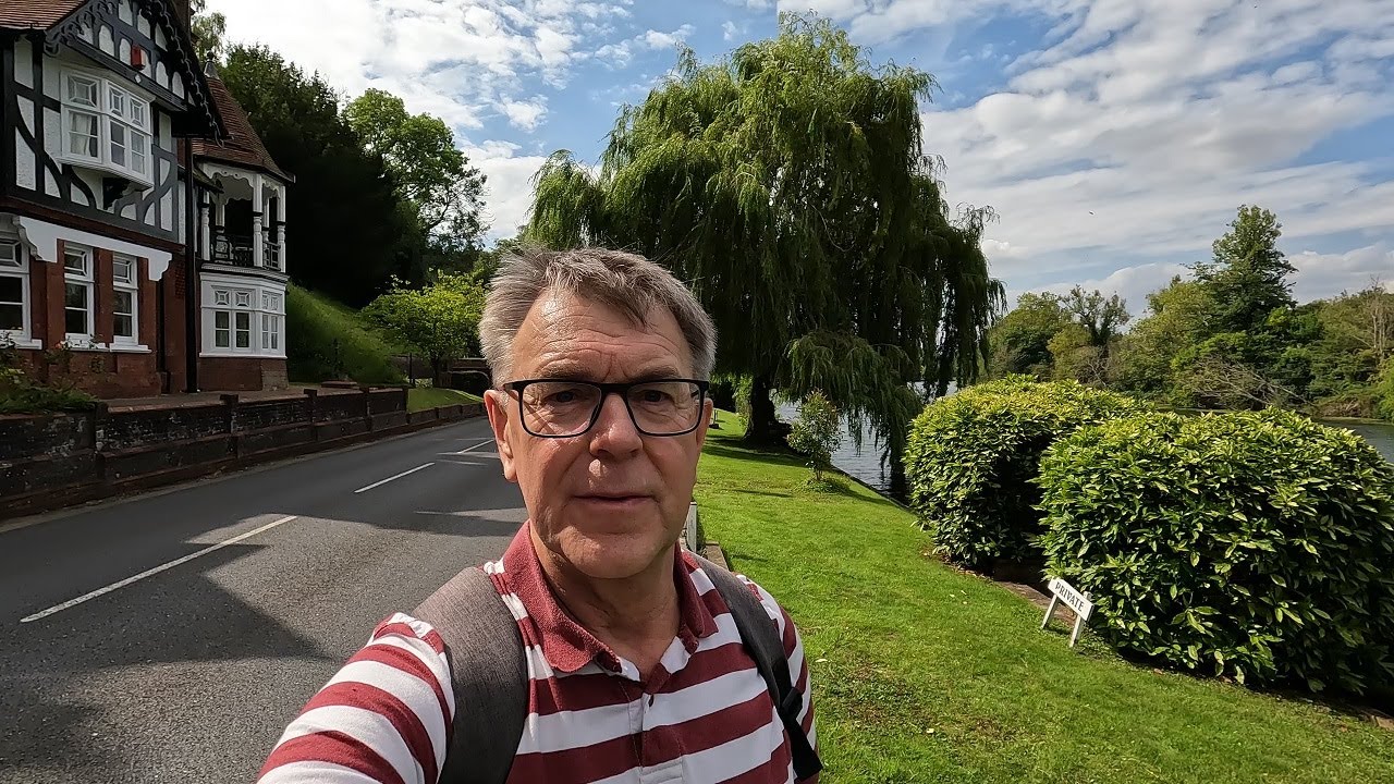 PANGBOURNE, BERKSHIRE. 🇬🇧 (#40)