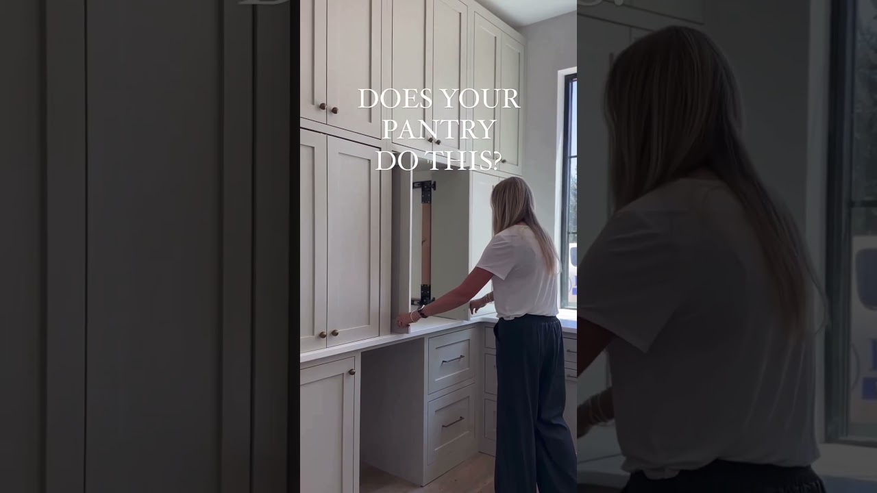 Isn&rsquo;t this butlers pantry stunning?  #pantrydesign #pantrygoals #pantryorganization #butlerspantry