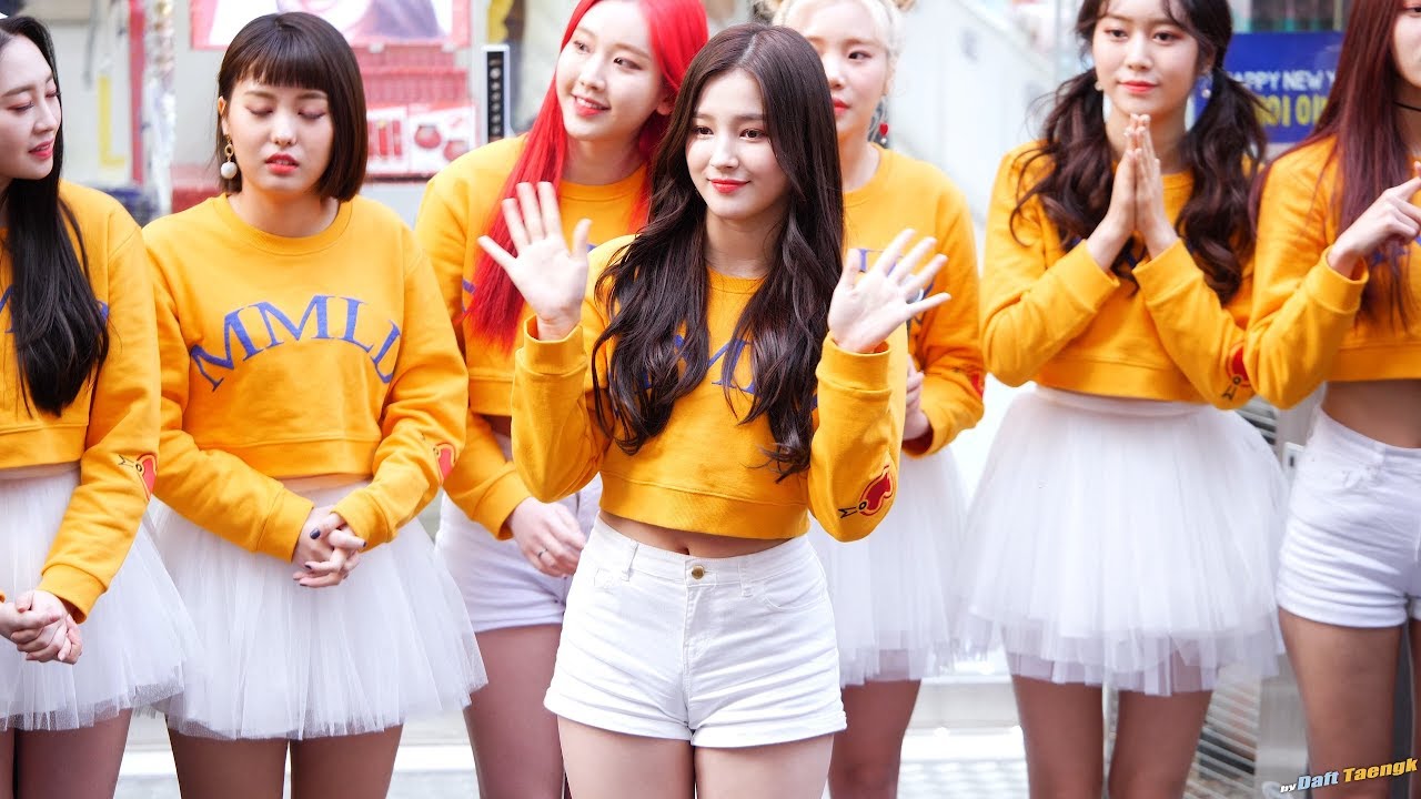 180121 낸시 Nancy 모모랜드 MOMOLAND @명동 게릴라 공연 4K 60P 직캠 by DaftTaengk