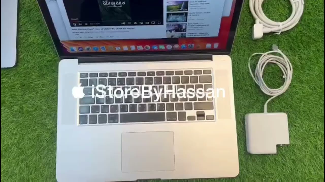 MacBook Pro 2014Display: 15 inches - SilverProcessor: 2.2 Ghz Quad-Core intel Core i7Ram: 16 GB