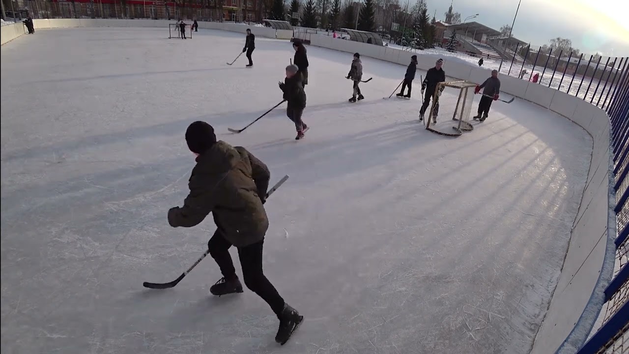 Дворовый хоккей.  Играют все. Стадион 