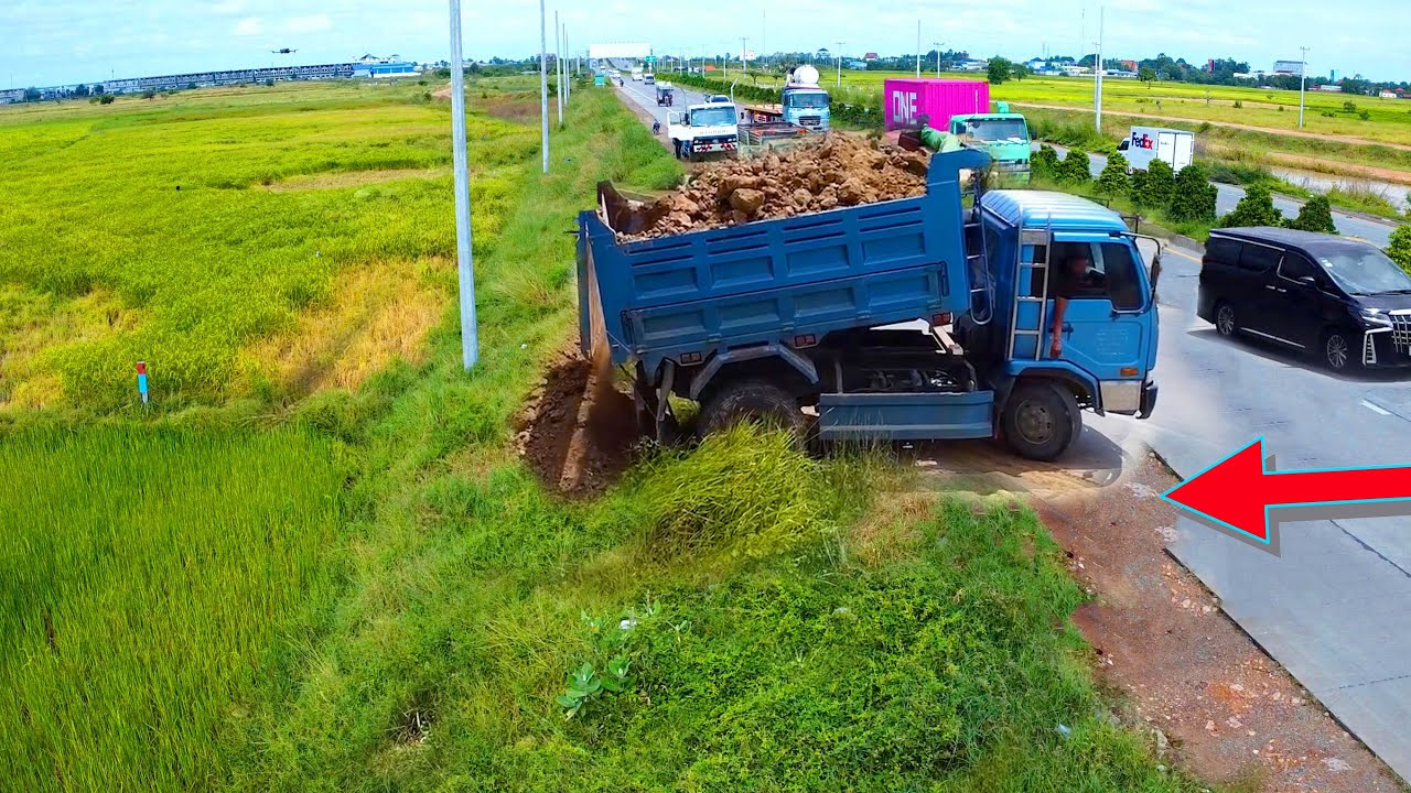 Nicely Start Landfill!! Transforming a Landfill Dumping & Dozer in Action!