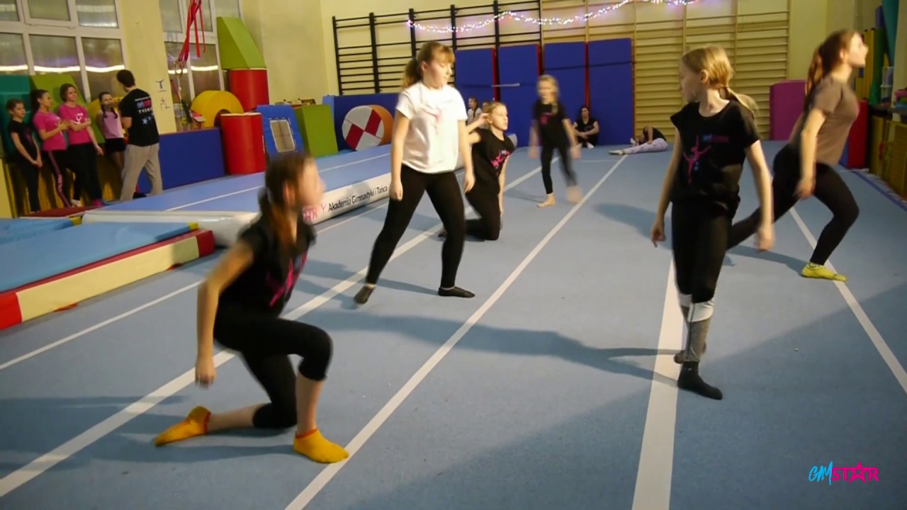 Pokaz tańca - zesp&oacute;ł AcroDance [GIMSTAR]