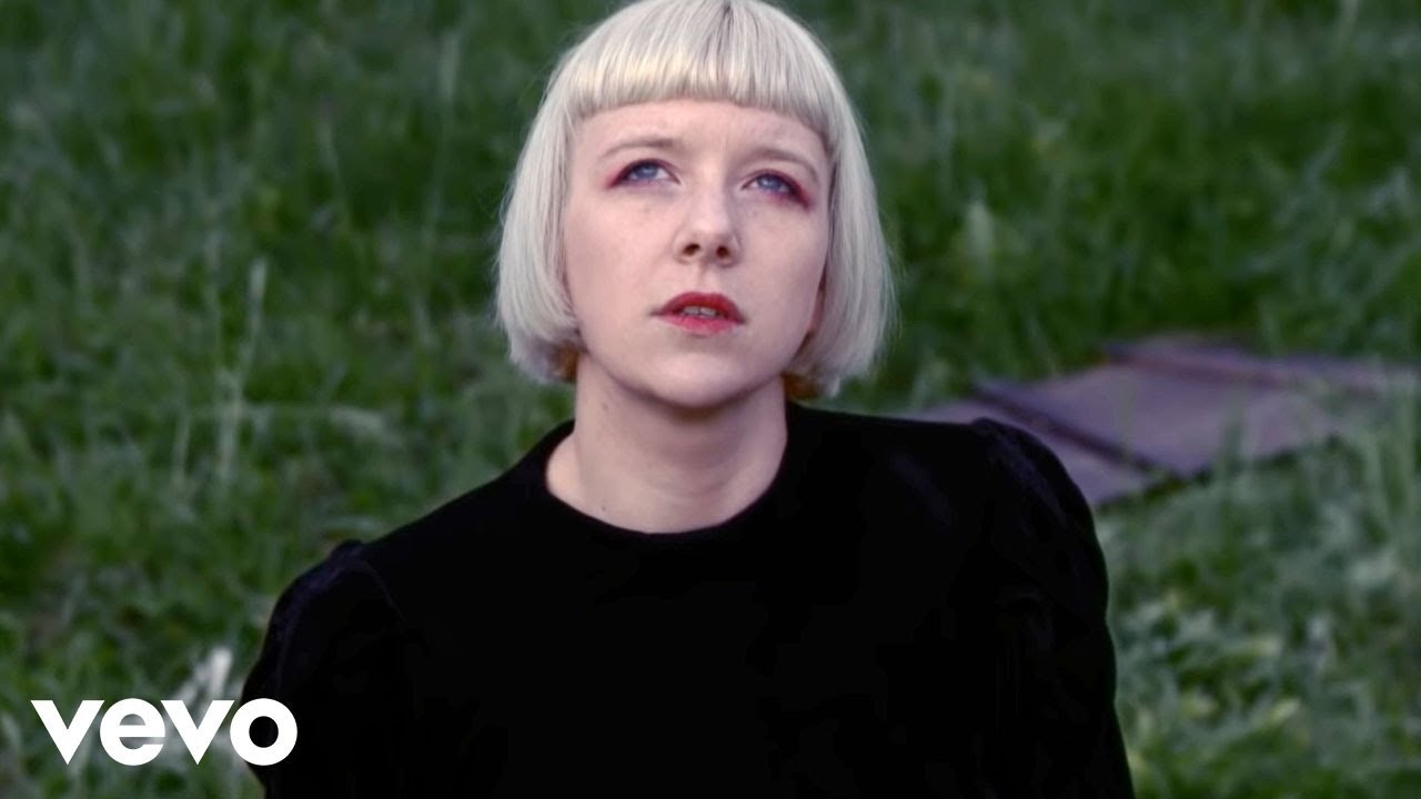 Dilly Dally - I Feel Free