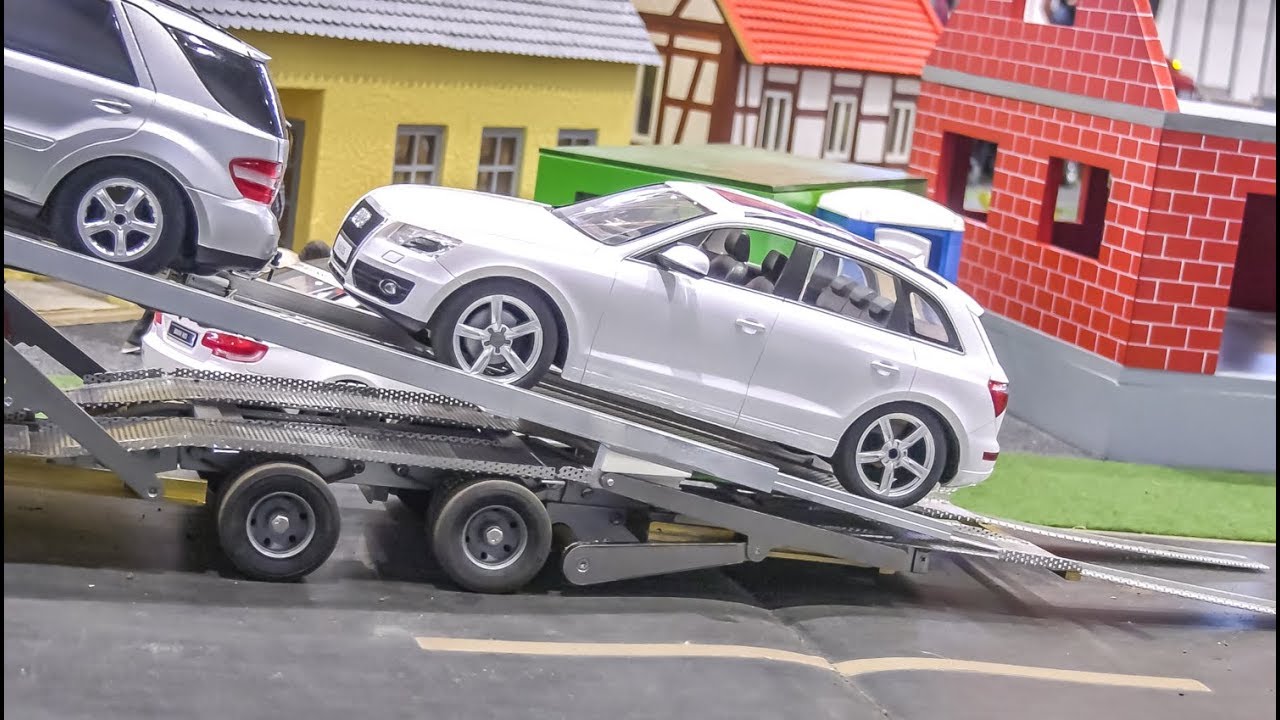 STUNNING RC Car Transport Truck at work!