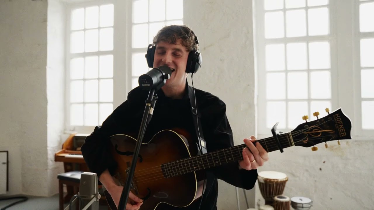 The Snuts - Summer Rain (Magic Box Dundee Session)